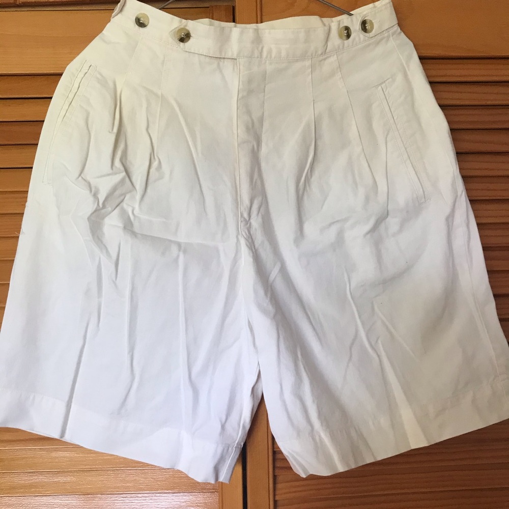 Cotton white shorts size 6